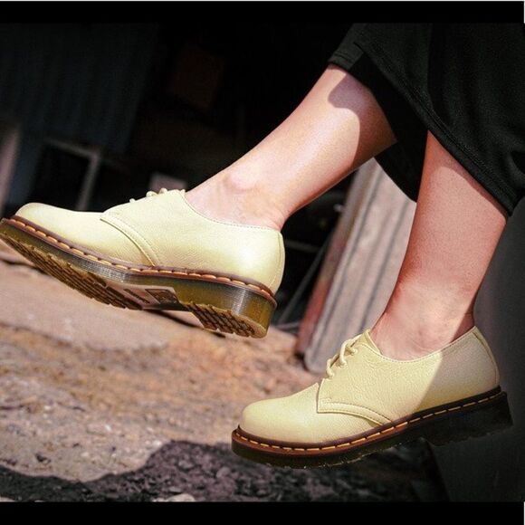 Dr. Martens Shoes 1461 Pastel Yellow Virginia Leather Oxford - Picture 2 of 16